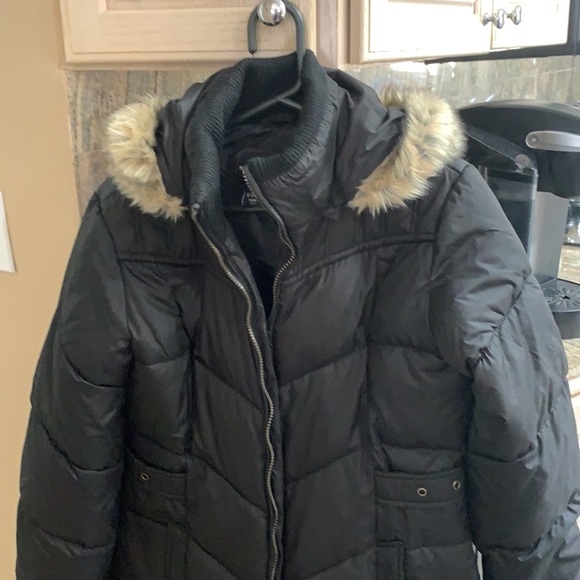 Woman’s winter coat - Picture 3 of 4